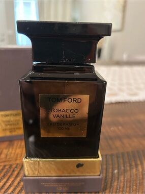 Tom Ford Tobacco Vanille Eau de Parfum - Brown & Gold Bottle.  3.5 oz